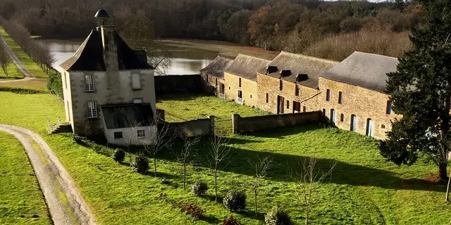 Château de Loyat - ferme et communs - Brocéliande - Bretagne