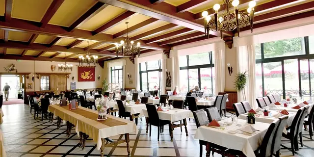 hotel du chateau - salle de restauration - Josselin - Morbihan