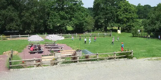jardin salle recpetion trénube