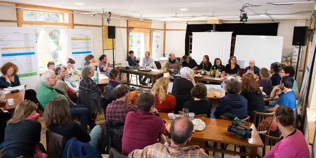 la_salle_d_activites_-_le_champ_commun_-_credit_photo_celine_herrant