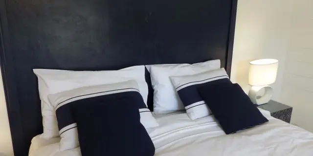 Chambre - hôtes - lits - canal - Josselin - Destination - Brocéliande