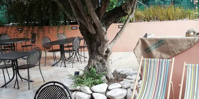 restaurant végétarien - terrasse - les papilles au vert - Ploërmel