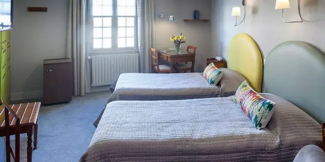 Hôtel Au Relais du Porhoët - chambre deux lits - Guilliers - Morbihan