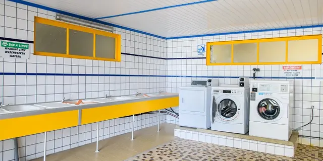 Sanitaires - Camping du Lac - Taupont - Brocéliande - Bretagne