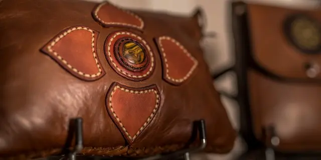 sac-tresse-avec-incrustation-pierre