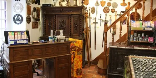 salle-1-magasin-Armoria-a-Paimpont-2