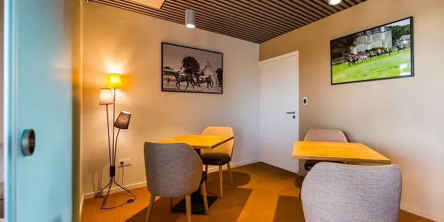 brit hotel L'Hippodrome - salon - Ploërmel - Morbihan -  Bretagne