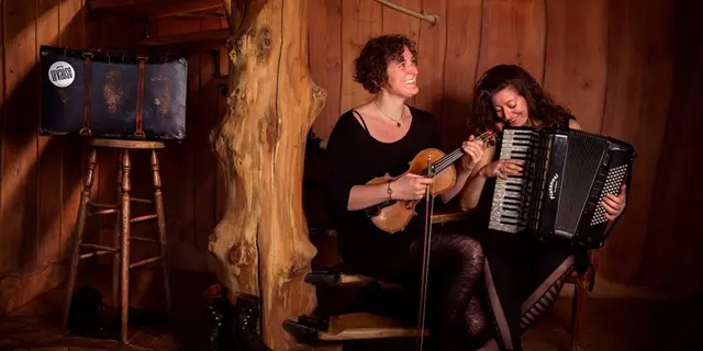 concert_la-valise_Marie-Zinnen_Fanny-Vadjaraganian_Guillac_cafe-de-la-forge