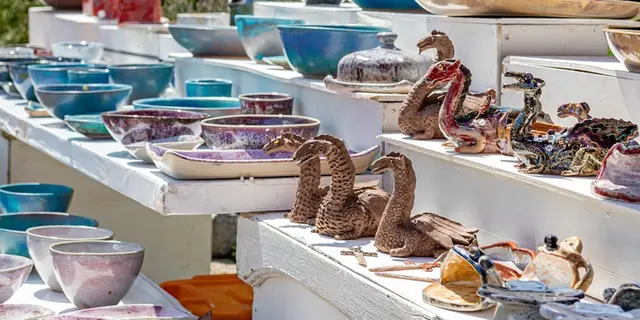 Marché estival artisanal de Tréhorenteuc - Destination Brocéliande