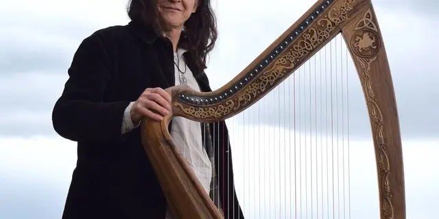 ChristopheGuillemot_harpe_celtique_concert_eglise_graal_Trehorenteuc_Broceliande