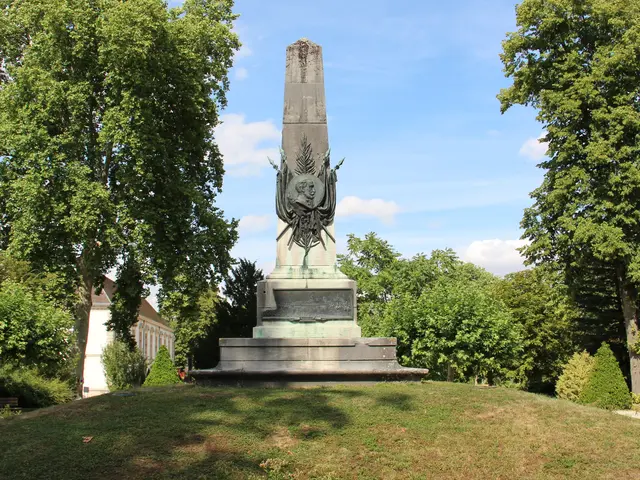 monument-carnot-vlf.jpg
