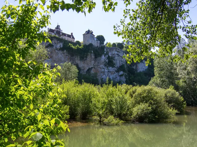 Lacave Chateau de Belcastel- © CyRiL Novello.jpg