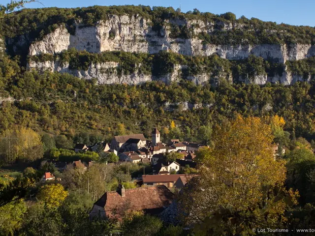 Village de Marcilhac-sur-Célé © Lot Tourisme - C. Novello 151023-173759_800x481.jpg