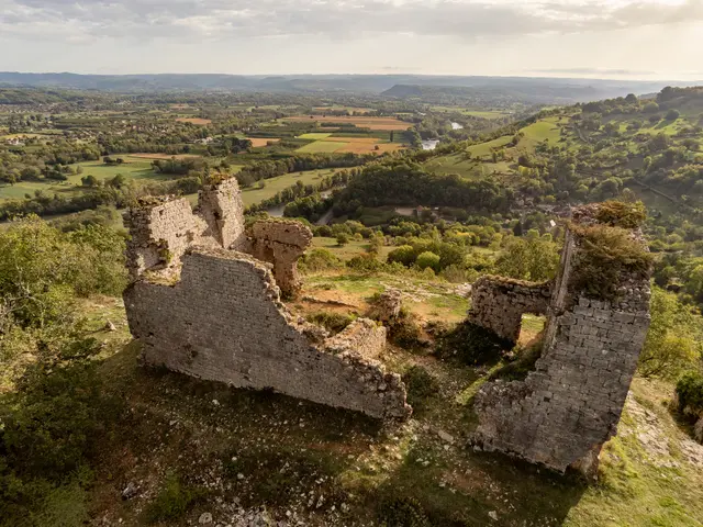 Ruines du Château du Bastit dit de Taillefer © C.Novello.jpg