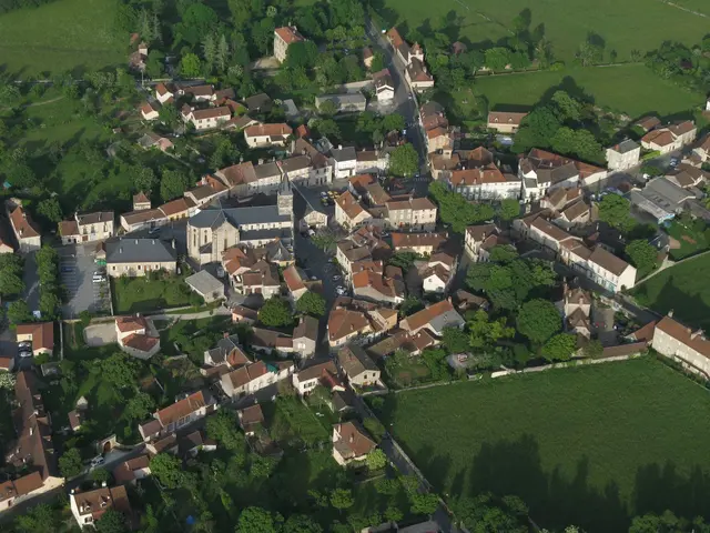 1. Bourg de Limogne©Damien Bouyssi.JPG