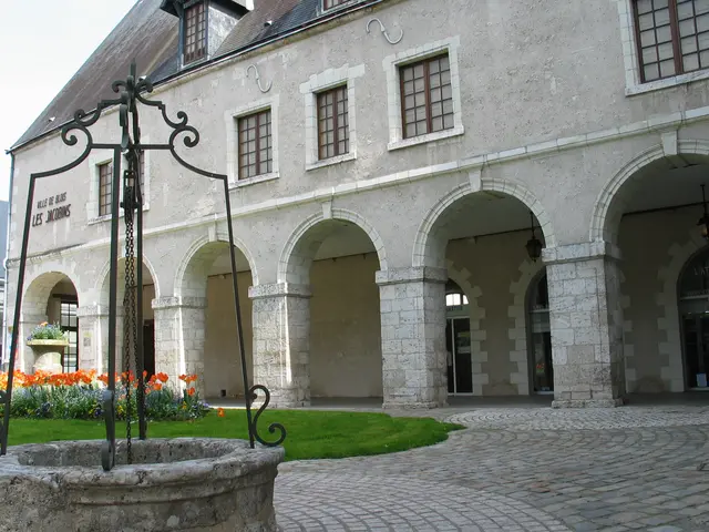 Sites-Blois-Edifices religieux-Cloître Jacobins.JPG