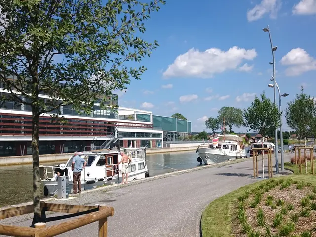 5-halte nautique - @ Service Communication.JPG