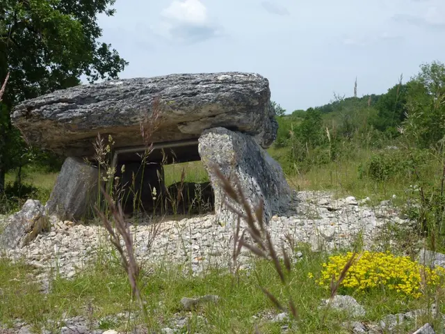Dolmen du Pech Laglaire --© Lot Tourisme - C. Sanchez.jpg