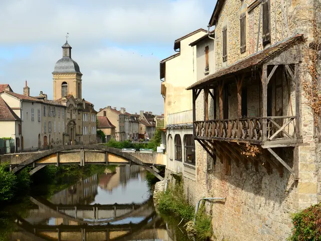 Quai de la Bave à Saint-Céré - Lot Tourisme - CRT Midi-Pyrénées, P. THEBAULT.jpg