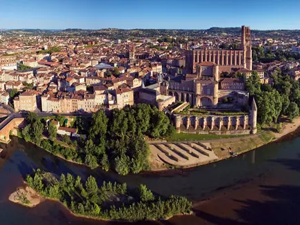 albi_vueaerienne_cite_episcopale_©albi-tourisme.jpg