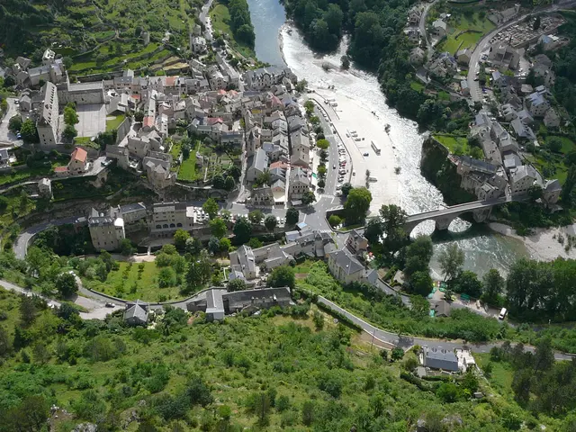 PBvue aérienne - Saint enimie (1).JPG