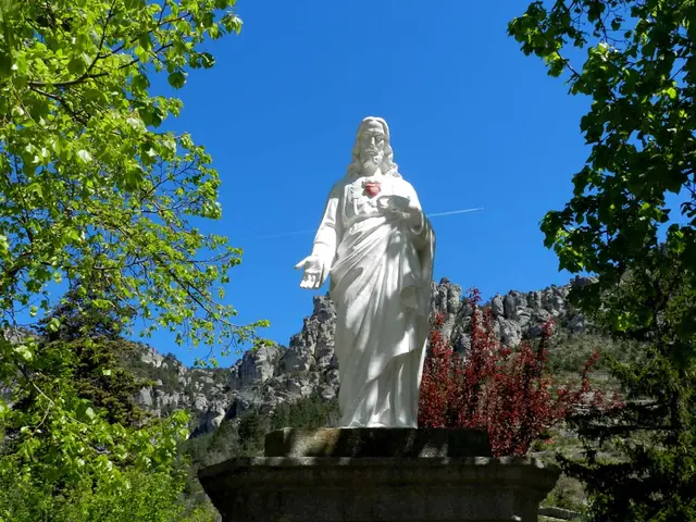 statue.jpg