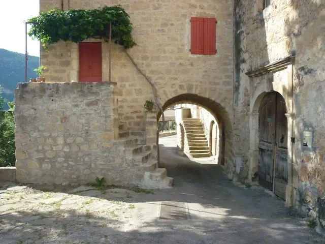 Maison sur porche - cJL Bringuier.jpg