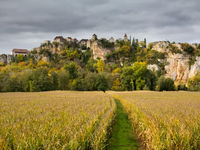 Vue de Calvignac depuis Larnagol  © Lot Tourisme C. Novello.jpg