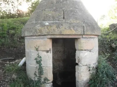 Fontaine-La-Croix-de-Phenix---03.jpg