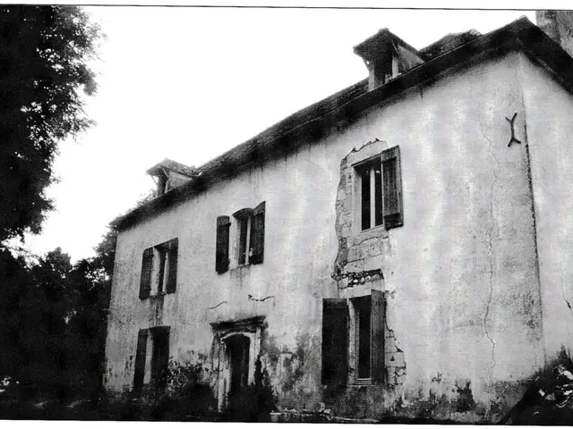 Maison-dite--chateau-de-Lespinasse--en-2003-2.jpg