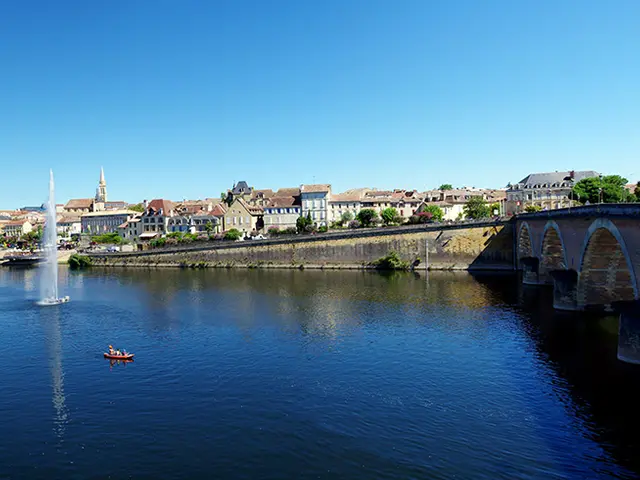bergerac-canoe.jpg