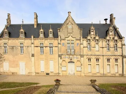 chateau-CRA.jpg