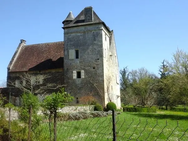 chateau-du-pommier.jpg