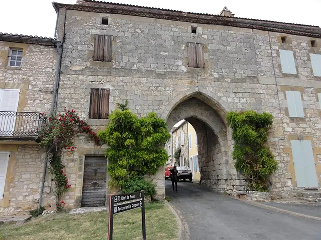monpazier-porte.JPG