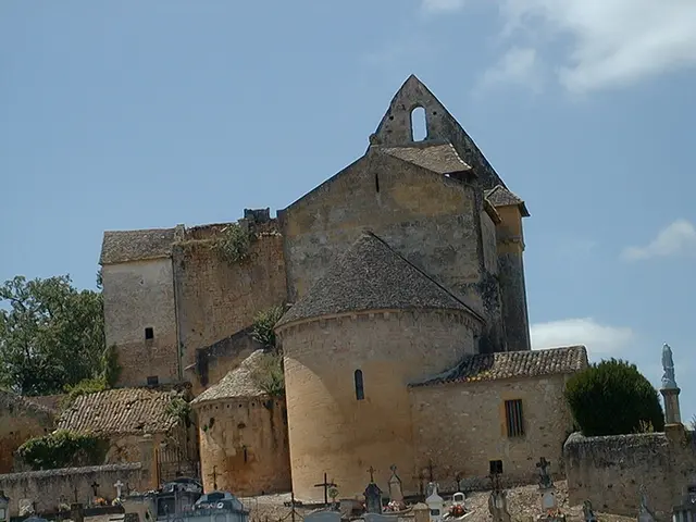 ste-croix-eglise.jpg