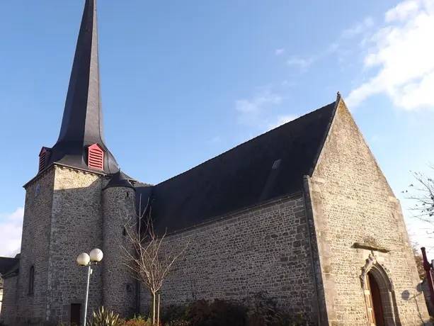 -Mairie-de-Quebriac---Eglise-de-Quebriac.JPG