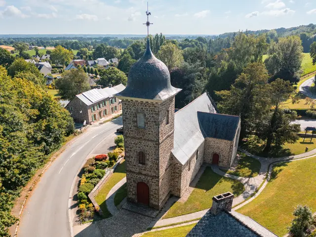 Eglise-Saint-Brieuc---Saint-Brieuc-des-Iffs.JPG