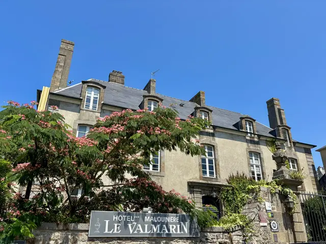 Malouiniere-Le-Valmarin.jpg