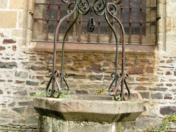 Puits-Double-Exterieur--D-Martel.JPG