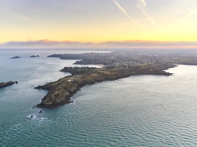 Vue-drone-de-la-Pointe-du-Grouin---Cancale-Alexandre-Lamoureux-2804.JPG