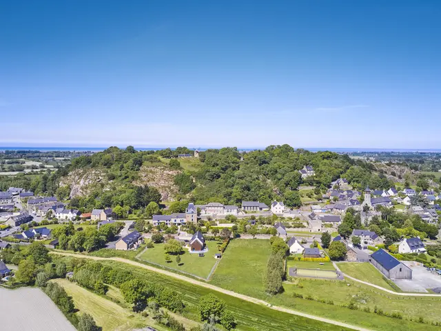 Vue-en-drone---Le-Mont-Dol-Alexandre-Lamoureux-1028.JPG