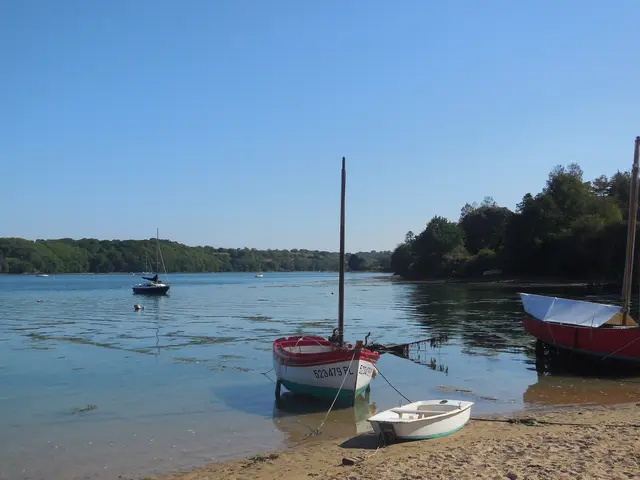 Port-de-la-roche-Jaune--2-.JPG
