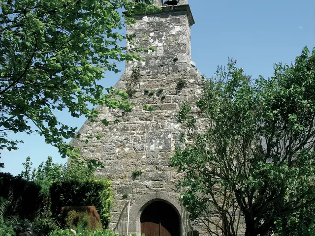 caouennec-chapelle-lanvezeac.JPG