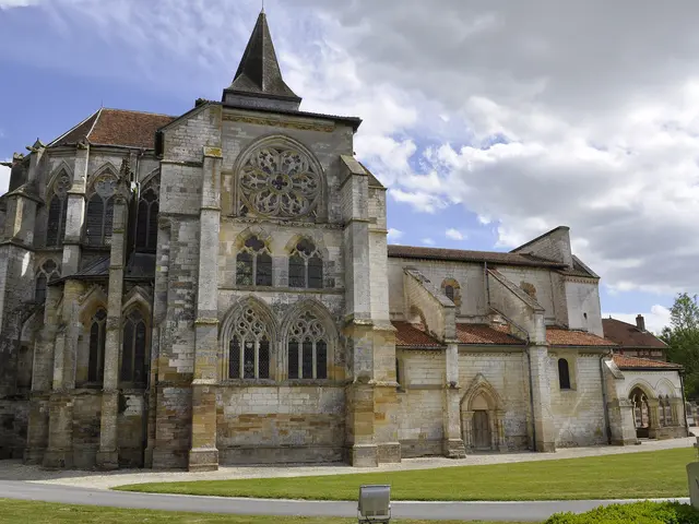 Église_de_saint_Amand_sur_Fion_wikimedia-commons.JPG