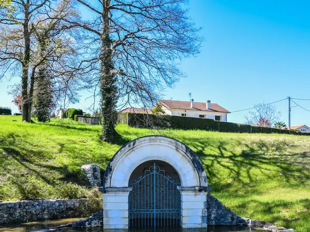 Les-Bains-du-Broca-Gan.jpg