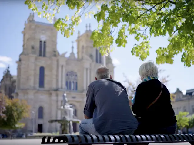 vitry-le-francois-couple-place-d'armes.jpg