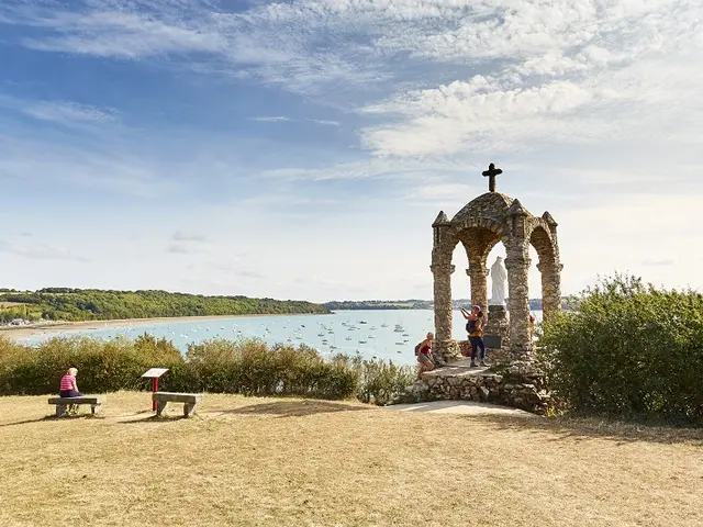 -ALamoureux---Oratoire-de-la-vierge-de-Grainfollet---Saint-Suliac.jpg