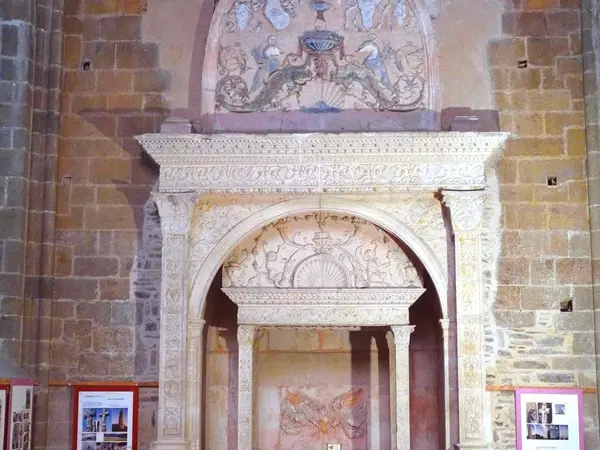 Mausolee-T.-James-PAmiot.jpg
