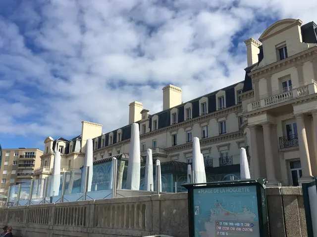 Les-Thermes-Marins---Saint-Malo----SMBMSM.JPG