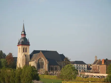 Abbatiale-de-Saint-Meen.jpg